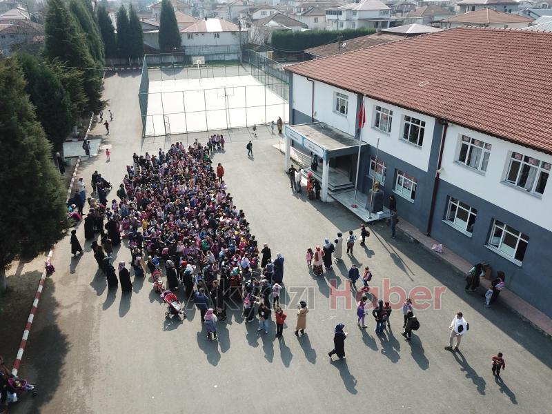 Akyazı Gençlik Derneği'nden çocukları mutlu eden etkinlik