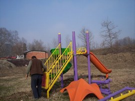 TAŞBURUN ÇOCUK PARKINA KAVUŞUYOR