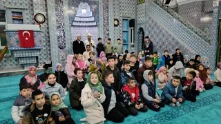 110 çocuğa bayram harçlıkları ve çeşitli hediyeler verildi