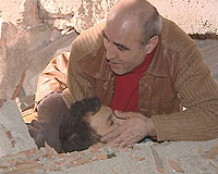 DEPREM HASARLI BİNA ÇÖKTÜ