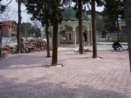 CAMİ BAHÇELERİ BAKIMA ALINDI