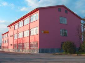 BEYAZ BAYRAK AKYAZI İMAMHATİP LİSESİNE