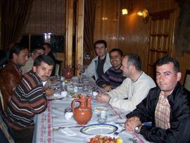 ŞAMPİYONLUĞU YEMEKLE KUTLADILAR