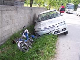 YOL ÜZERİNDE SOHBET KAZAYA SEBEP OLDU