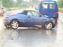 TRAFİK KAZASINDA 1 ÖLÜ 6 YARALI