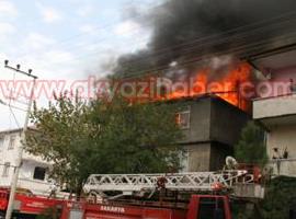 Çıkan Yangın Kısa Sürede Büyüdü