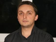 Hükümeti Topa Tuttu