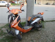 Motosiklet Minibüse Çarptı