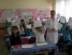 Akyazı'da Karne Sevinci