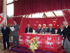 Demokrat Parti'den Gövde Gösterisi