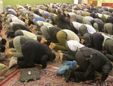 Cuma Namazında Fenalaştı 