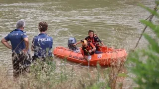 22 yaşındaki genç Sakarya Nehri'nde kayboldu