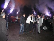 Her Mahede Kalabalık Gurup Karşılıyor