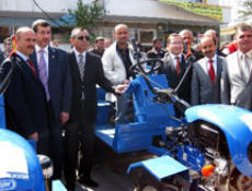 56 Adet Çapalama Motoru Dağıttıldı