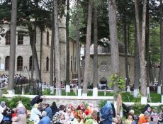 Onbinlerce kişi Göynük'e Akın'eti