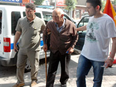 Yaşlı Adamı Dolandırdılar