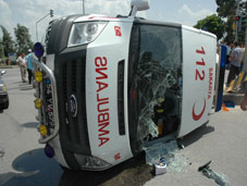 Hasta Taşırken Kaza Yaptı