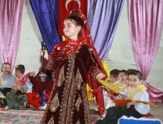 Zümrüt Yuva Yılsonu Müsameresi