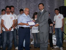 Konuklara Teşekkür Plaketi Verildi