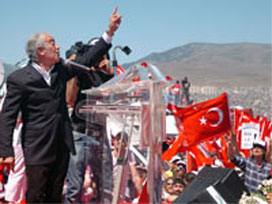 ÖNCE APO KONSERİ SONRA CUMHİRİYET MİTİNGİ