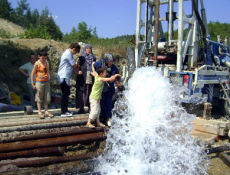 48 Derece Su Taraklıyı Sevince Boğdu