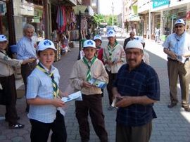 İZCİLERDEN ÖRNEK DAVRANIŞ