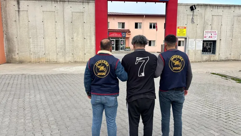 4 yıldır aranıyordu, yakayı ele verdi