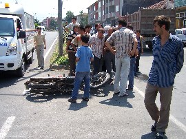 KUZULUK DURAĞI ÖNÜNDE KAZA