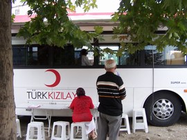 KIZILAY KAN ALIMINA DEVAM EDİYOR