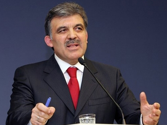 YENİ CUMHURBAŞKANI İÇİN HAVAİ FİŞEK