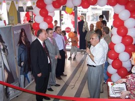 AK ÇARŞI DÜN TÖRENLE AÇILDI