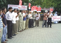 BAŞÖRTÜSÜNE ÖZGÜRLÜK İSTEDİLER