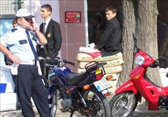 RUHSATSIZ MOTOSİKLERTLER TOPLANIYOR