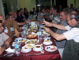 KAYMAKAM YAPICI'DAN GAZİLERE İFTAR