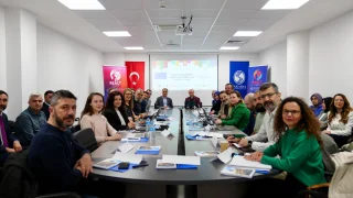 6 farklı ülkeden akademisyen SAÜ'de buluştu