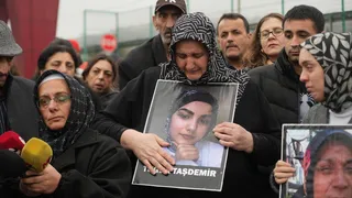 7 kişinin öldüğü yangının davasında aileler gözyaşlarına boğuldu