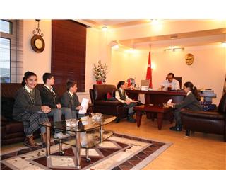 ÖĞRENCİLER'DEN BAŞKAN'A ZİYARET