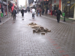 KANALİZASYONLAR TIKANIYOR
