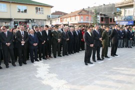 ATATÜRK SAYGIYLA ANILDI