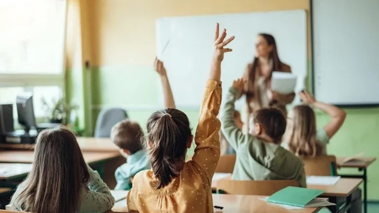 9 günlük ara tatil bitti, okullar açıldı