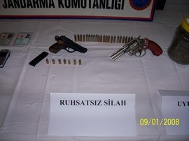 JANDARMA'DAN EŞ ZAMANLI OPERASYON