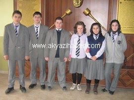 AKYAZI ÖĞRETMEN LİSESİNİN BAŞARISI
