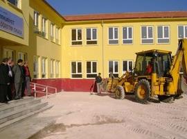 ÇEVRE DÜZENLEME FAALİYETLERİ HIZLA SÜRÜYOR