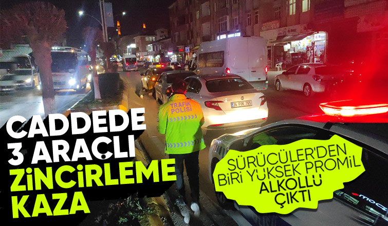 Ada Caddesi'nde 3 araç birbirine girdi 
