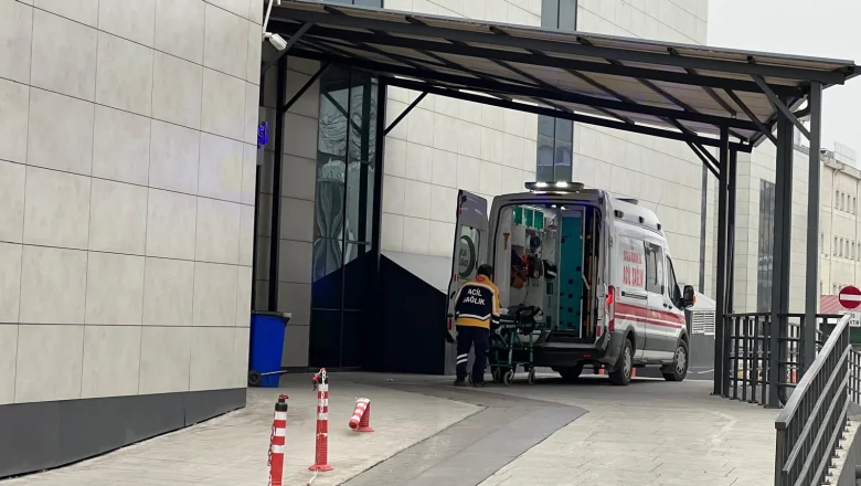 AFAD aracı ile otomobil çarpıştı: 4 yaralı