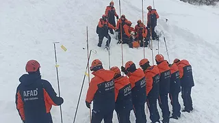 AFAD ekiplerinden çığda arama kurtarma tatbikatı
