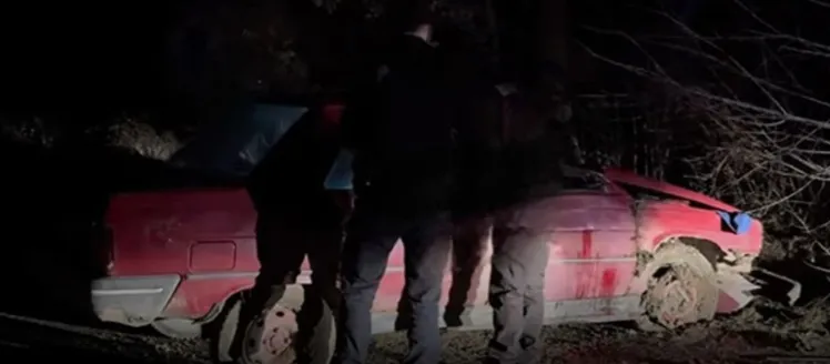 Ağaca çarpan otomobildeki genç hayatını kaybetti