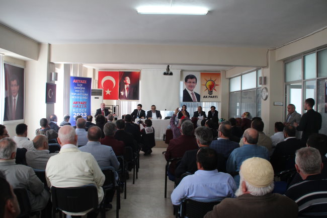Ak Parti Akyazı İlçe Teşkilatı Danışma Toplantısı Düzenledi