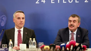 AK Parti’den Bakan Tekin’e Destek