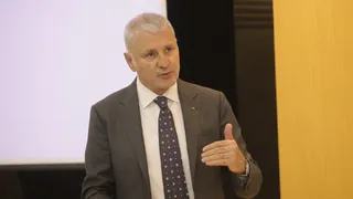 Akgün Altuğ; Üretim tesislerimizi demiryolu ile entegre etmeliyiz